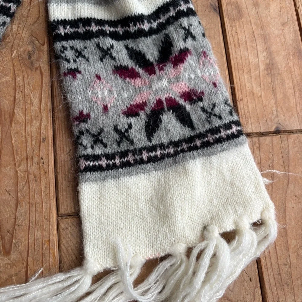 Joe Boxer Cream/Pink and Black Knit Scarf